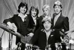 Juber (far left) with Wings. Denny Laine, Linda McCartney, Paul McCartney, Steve Holly  